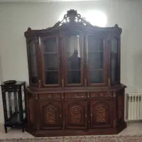 ویترین چوب گردو