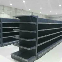 قفسه وسط فروشگاهی