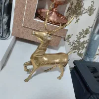 گوزن و گلدان برنجی