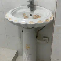 روشویی ایستاده در حد نو سالم با شیر