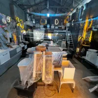 کارگر ساده بعداظهر برای تولیدی روشویی و آینه