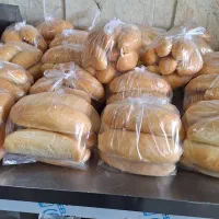 نیازمند۲ نیروی کار نیمه ماهر و فروشنده نان فانتزی