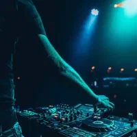 اجرای مراسم دیجی