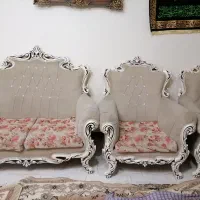 یکدست مبل ۷ نفره و ۳عدد میز عسلی