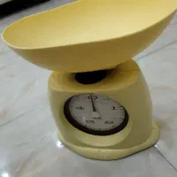 ترازوی آشپزخانه کاملا نو