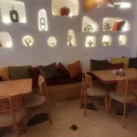 ویتر سالنکار حسابدار فروشنده گارسون در کافه مهرشهر