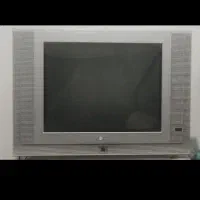 احسان یک دستگاه تلویزیون