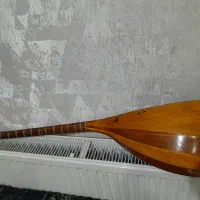 یک عدد دف و تنبور