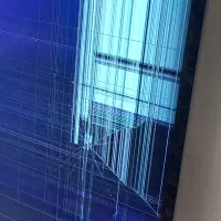 تلوزیون ۵۵ اینچ ضربه خورده