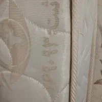 تشک فنری دو نفره رویال و دو عدد زیر تختی چوبی|تشک تختخواب|ری, اقدسیه|دیوار