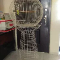 قفس پایه دار