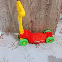 اسکوتر و گیتار نو و کیف