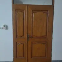 کمد دیواری و در ورودی اتاق