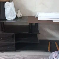 زیر تلوزیون شیشه ای