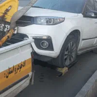 یدک کش امداد خودرو بر جرثقیل یدککش چرخگیر
