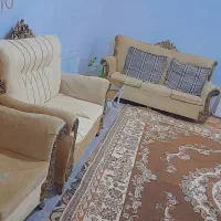 آپارتمان تمیز میباشد وامکانات رفاهی موجود است