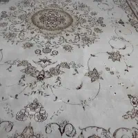 یک جفت فرش ‌کرم‌به‌فروش‌میرسد