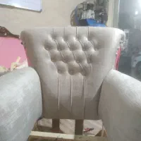 شاگرد درتعمیرات مبل