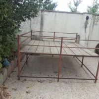 تخت آهنی وچوبش نرات|تخت و سرویس خواب|کومله, |دیوار