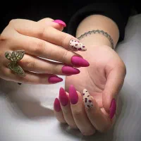 کاشت ناخن|خدمات آرایشگری و زیبایی|قم, پردیسان|دیوار