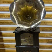 گرامافون ایستاده