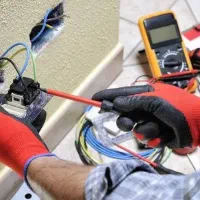 برقکار و انجام خورده کاری