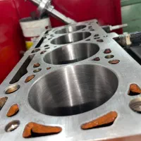 سیلندر و سرسیلندر تراشی آلفا صنعت|خدمات موتور و ماشین|تبریز, |دیوار