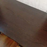 میز تحریر ام دی اف قهوه ای و میز کامپیوتر و کیبورد