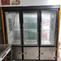 یخچال ویترینی ۳ در صندوق دار