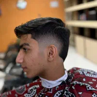 آموزشگاه آرایشگری مردانه همراه با ابزار