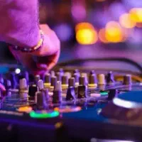 اجرای مراسم .موسیقی زنده.|خدمات پذیرایی، مراسم|کرمانشاه, |دیوار