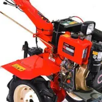 شخم زن دور درخت و خدمات باغبانی