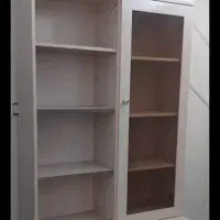 میز تحریر و ویترین