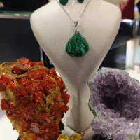 پلاک گردنی سنگ مالاکیت