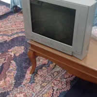 یک عدد تلویزیون