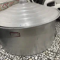 یک عدد قابلمه بزرگ|ظروف پخت‌وپز|کرمان, |دیوار