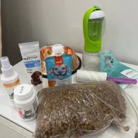 لوازم وظرف غذاویک بسته غذای خارجی  سگ همگی نو