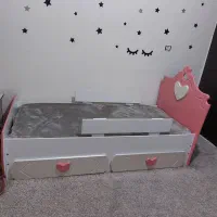 تخت دخترانه