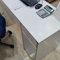 میز تحریر سفید