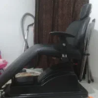 صندلی آرایشگری و اکسیژن ساز و دستگاه رنگ پاش