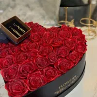 رز ربانی و باکس گل با قیمت استثنایی|گل مصنوعی|کاشان, سرپله جدید|دیوار