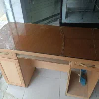 میز کامپیوتر سالم