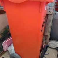 سطل زباله بزرگ