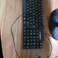 سه عدد مانیتور و یک کیس و کیبورد|قطعات و لوازم جانبی رایانه|تهران, فلسطین (میدان انقلاب)|دیوار