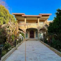 فروش ویلا باغ لاکچری با متراژ بزرگ و امکانات کامل