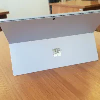 سرفیس pro 7 فوق العاده تمیز