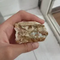 چند سنگ قیمتی و یکی مشکوک به شهاب سنگ