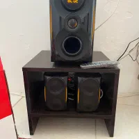 اسپیکر ۳ تیکه نو  سالم کارتن و کنترل داره