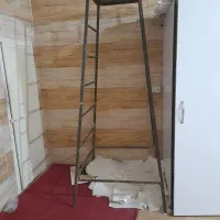 چهار پایه اهنی|صندلی و نیمکت|خرمآباد, |دیوار