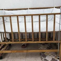 تخت و گهواره نوزاد